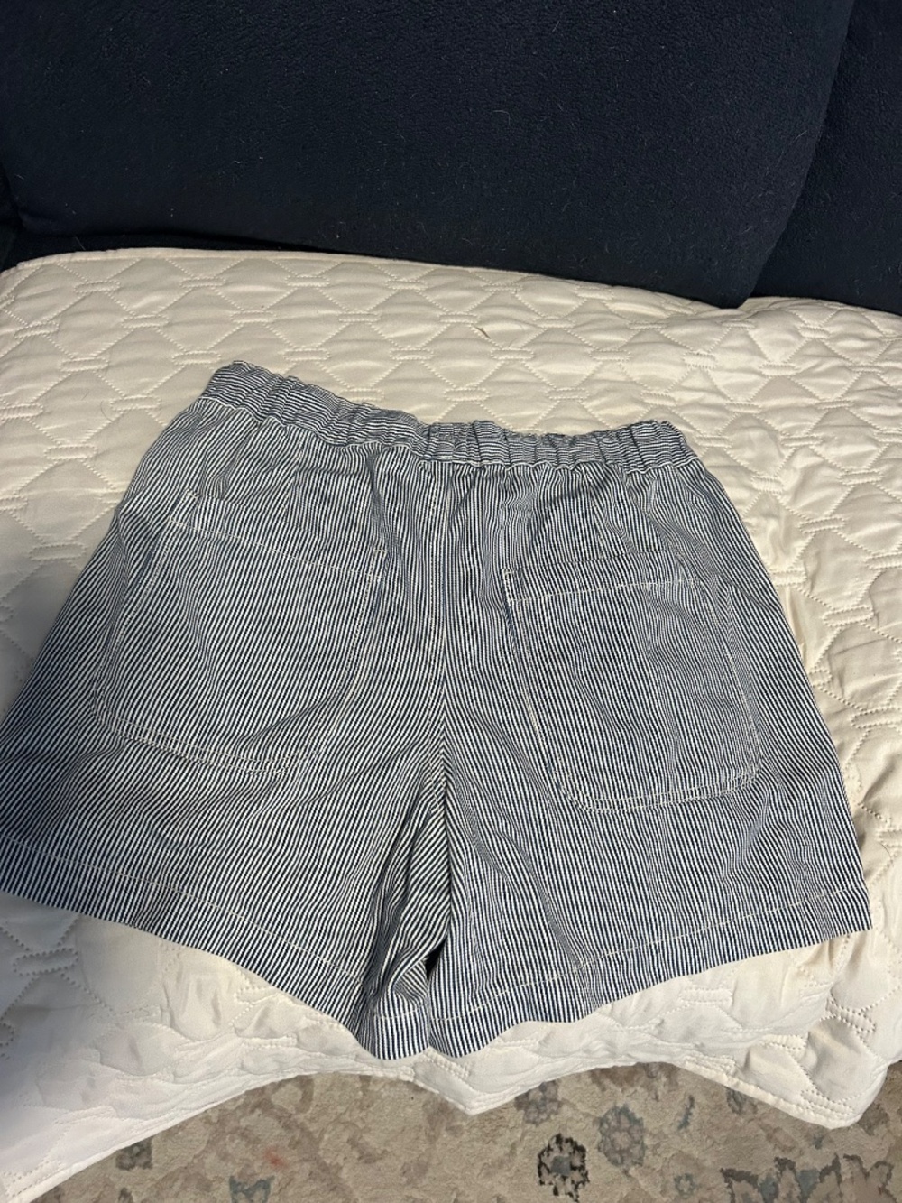Shorts - Picture 3 of 4